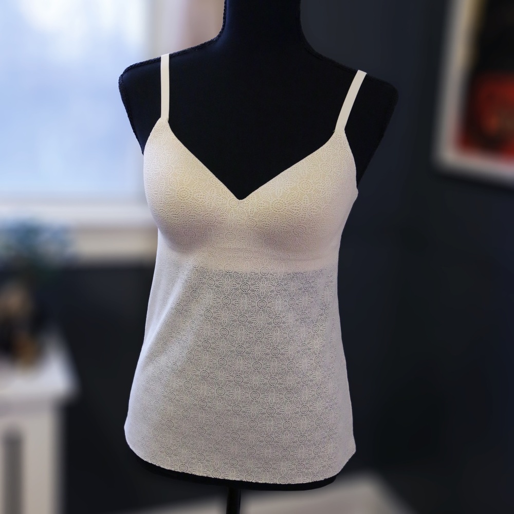 Uniqlo Seamless V Neck Bra Camisole - Lace (NWT, Size S)